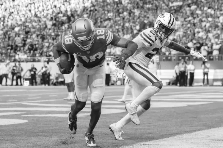Vikings explode past Green Bay